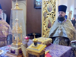 БОГОСЛУЖЕНИЯ В НЕДЕЛЮ ТРЕТЬЮ ВЕЛИКОГО ПОСТА, КРЕСТОПОКЛОННУЮ
